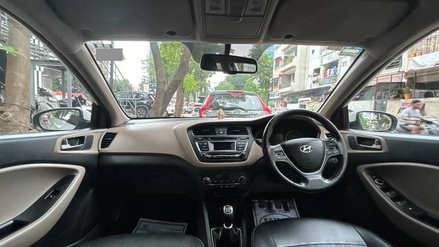 https://images10.gaadi.com/usedgaadi-sellcar/UsedCar/e54d5190a/3f594808-42cc-437a-9c2b-bfe7a1ea46f6.jpg?imwidth=6401