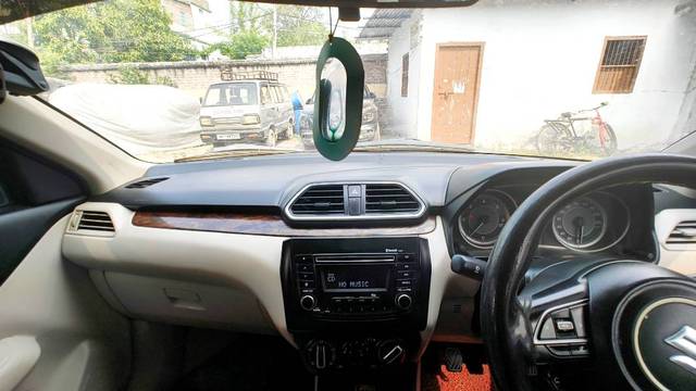 https://images10.gaadi.com/usedgaadi-sellcar/UsedCar/e54d5bb3a/1902210f-1162-4987-a9fa-ba3d0e1d4835.jpeg?imwidth=6402