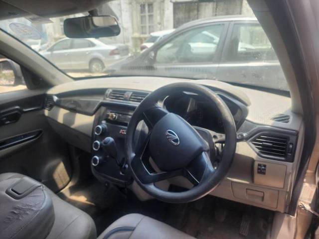 https://images10.gaadi.com/usedgaadi-sellcar/UsedCar/e54d792ea/f2841627-720d-4b54-974e-8916c6f01015.jpg?imwidth=6402