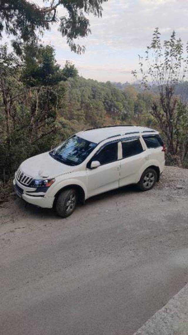 https://images10.gaadi.com/usedgaadi-sellcar/UsedCar/e54d89f9a/d2bb6e75-f04f-414d-98b0-6e1f2186237c.jpg?imwidth=6401