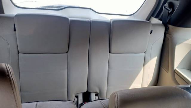 https://images10.gaadi.com/usedgaadi-sellcar/UsedCar/e54da819a/27be7808-7170-4de2-a292-1a7259d01c25.jpeg?imwidth=6401