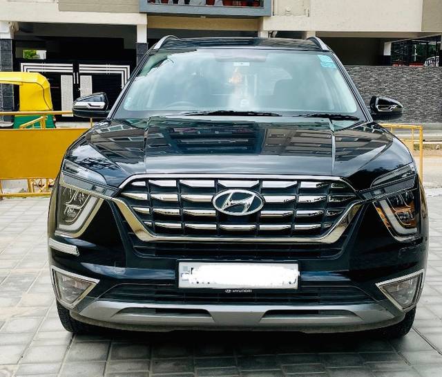 https://images10.gaadi.com/usedgaadi-sellcar/UsedCar/e54dec8ca/d3b32454-3e46-4a17-a99f-6e9a0951d5c4.jpeg?imwidth=6400