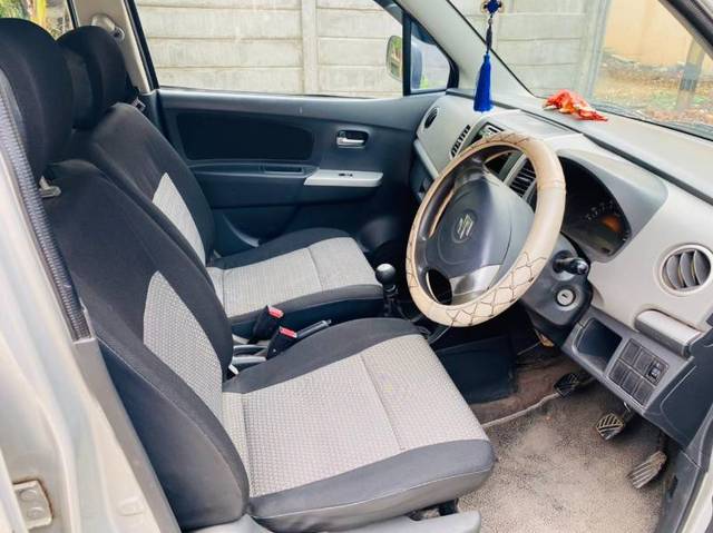 https://images10.gaadi.com/usedgaadi-sellcar/UsedCar/e54e6fbea/8b6e880f-45fc-4f9a-bc1b-c6e0fb90f69c.jpg?imwidth=6401