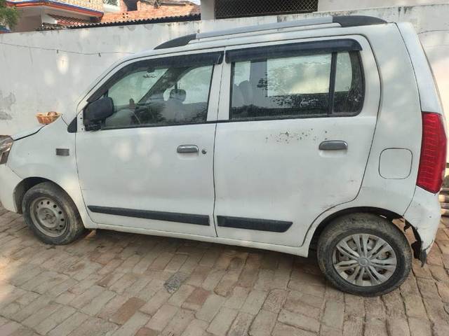 https://images10.gaadi.com/usedgaadi-sellcar/UsedCar/e54ea87aa/7d3094c1-9e37-4d89-88df-7469608f9f40.jpg?imwidth=6401
