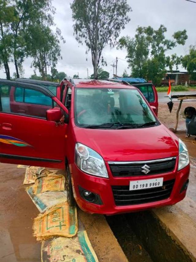 https://images10.gaadi.com/usedgaadi-sellcar/UsedCar/e54f2f96a/8d53f5cc-0aca-49a5-a0a0-7d27e1df23eb.jpg?imwidth=6400