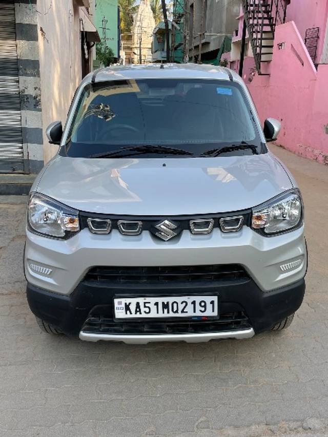 https://images10.gaadi.com/usedgaadi-sellcar/UsedCar/e54f33bba/392d45b2-4179-4a82-92cf-56d401a999f0.jpeg?imwidth=6400