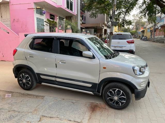 https://images10.gaadi.com/usedgaadi-sellcar/UsedCar/e54f33bba/7691e393-f38c-4dfe-8503-06d3e969b1d2.jpeg?imwidth=6402