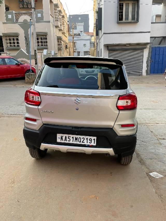 https://images10.gaadi.com/usedgaadi-sellcar/UsedCar/e54f33bba/f9236b87-fe41-42be-a9a2-38c4bfe4b002.jpeg?imwidth=6401