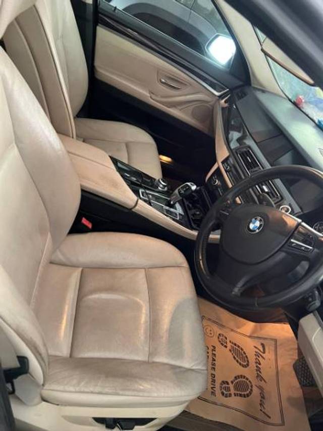 https://images10.gaadi.com/usedgaadi-sellcar/UsedCar/e54f992fa/1a7bc07c-cb69-4963-963e-03702b2b4410.jpeg?imwidth=6402