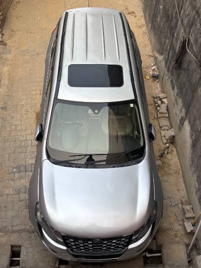 https://images10.gaadi.com/usedgaadi-sellcar/UsedCar/e54fdbf2a/54622d89-396e-47f1-bf0a-63928419e846.jpeg?imwidth=6401