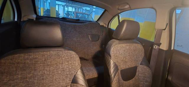 https://images10.gaadi.com/usedgaadi-sellcar/UsedCar/e55012d3a/2ce624a0-2640-479f-82f5-3fa14e2e90ae.jpg?imwidth=6402