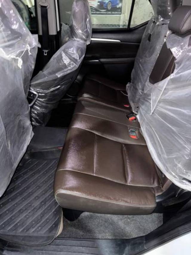 https://images10.gaadi.com/usedgaadi-sellcar/UsedCar/e55067a9a/9f6126b8-b97e-4215-a239-a689aba01a5e.jpg?imwidth=6401