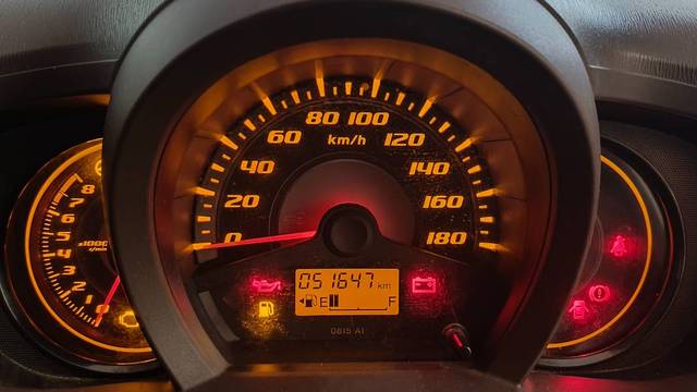 https://images10.gaadi.com/usedgaadi-sellcar/UsedCar/e550ddb7a/57d6c6d1-6631-4c21-9adb-5b1d6826467d.jpg?imwidth=6402