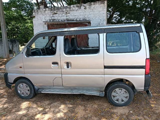 https://images10.gaadi.com/usedgaadi-sellcar/UsedCar/e55121d8a/55a5d5b5-c2d3-4758-986c-72aff7b27a3f.jpg?imwidth=6402