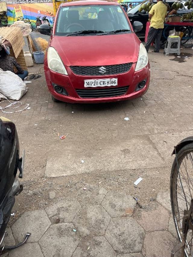https://images10.gaadi.com/usedgaadi-sellcar/UsedCar/e5512b8fa/c97f9cf5-37c5-4193-a932-70a020dc8497.jpg?imwidth=6400