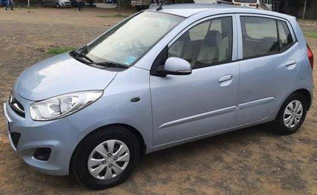 https://images10.gaadi.com/usedgaadi-sellcar/UsedCar/e5518b57a/7719ec81-aff3-4e01-a547-ae63f6ef451f.jpeg?imwidth=6400