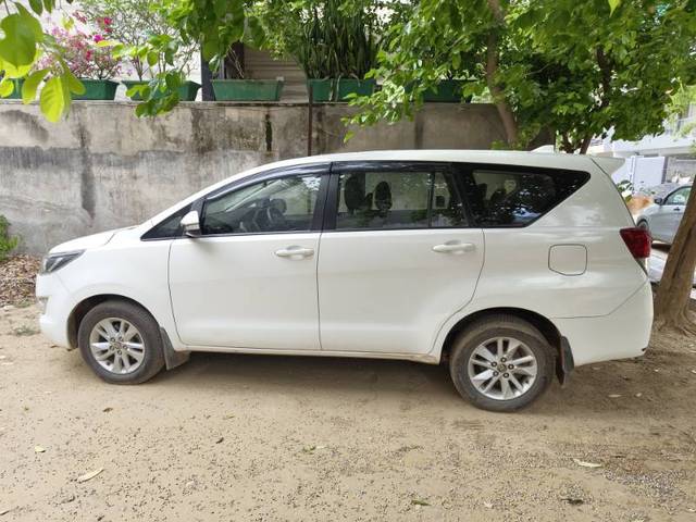 https://images10.gaadi.com/usedgaadi-sellcar/UsedCar/e551fad6a/59db8d89-d99a-4128-be64-0e952f19d59c.jpg?imwidth=6402
