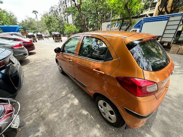 https://images10.gaadi.com/usedgaadi-sellcar/UsedCar/e5523b43a/49602f83-f00c-4d15-beb7-3fd617cf69e6.jpeg?imwidth=6401