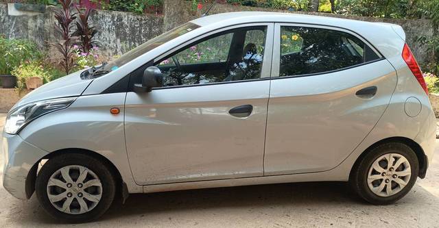 https://images10.gaadi.com/usedgaadi-sellcar/UsedCar/e5524e96a/834e3222-511e-4d81-ab3c-bb19264c521b.png?imwidth=6402