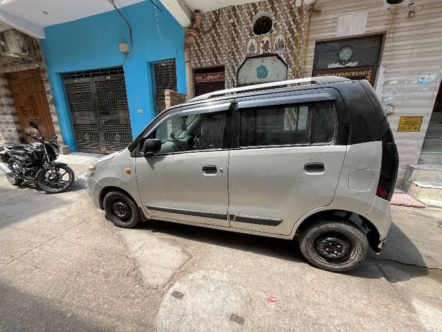 https://images10.gaadi.com/usedgaadi-sellcar/UsedCar/e55253d3a/4205facd-a4da-4803-9eeb-f6364dca5aea.jpeg?imwidth=6402