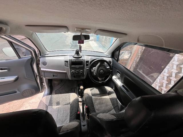 https://images10.gaadi.com/usedgaadi-sellcar/UsedCar/e55253d3a/b51cbf01-6bd1-4d12-ac79-16f8f096b299.jpeg?imwidth=6401