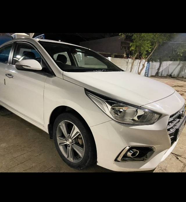https://images10.gaadi.com/usedgaadi-sellcar/UsedCar/e5529ff3a/91883fd9-e133-4c36-8685-94135d276798.jpeg?imwidth=6401