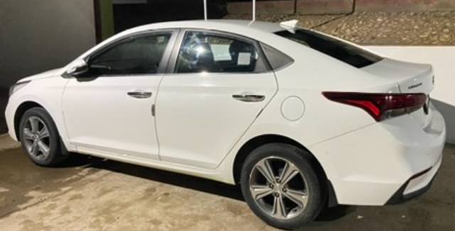 https://images10.gaadi.com/usedgaadi-sellcar/UsedCar/e5529ff3a/b0a553f0-4d62-4b83-ab35-66c96589f4d5.jpeg?imwidth=6400