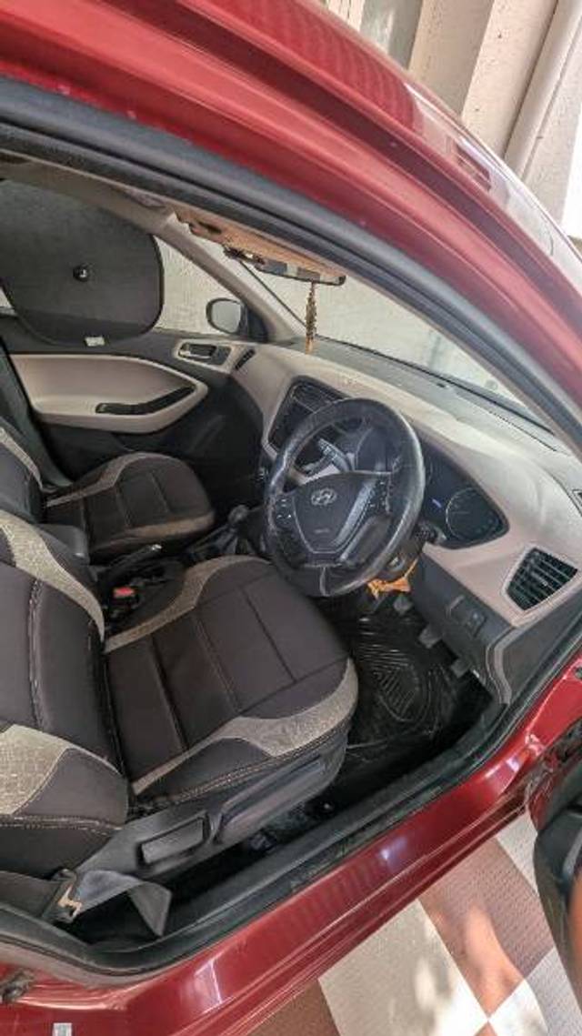 https://images10.gaadi.com/usedgaadi-sellcar/UsedCar/e5531529a/dcec63f8-11f6-4daa-b0ef-84c4865f8c73.jpg?imwidth=6402