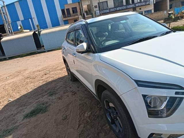 https://images10.gaadi.com/usedgaadi-sellcar/UsedCar/e55328c1a/59d59992-f1f5-4d39-b52a-5d1dfc55efa9.jpg?imwidth=6400