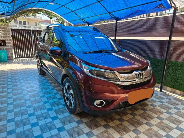 https://images10.gaadi.com/usedgaadi-sellcar/UsedCar/e5536d0fa/a8eb82da-ea3a-4478-b244-d6fafcaf9d27.jpg?imwidth=6400