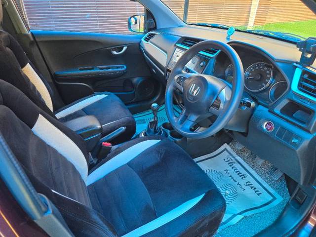 https://images10.gaadi.com/usedgaadi-sellcar/UsedCar/e5536d0fa/b7e1c687-8a82-44b9-b77f-6ccb6ecdd608.jpg?imwidth=6402