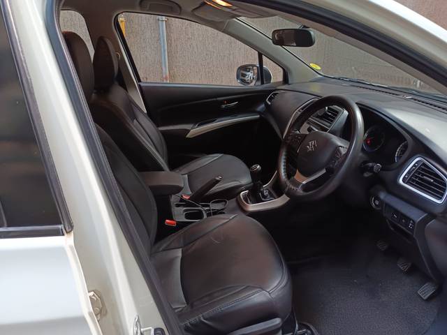 https://images10.gaadi.com/usedgaadi-sellcar/UsedCar/e5536d31a/abf88dbe-403b-4685-86a0-e600bda49fc4.jpg?imwidth=6402