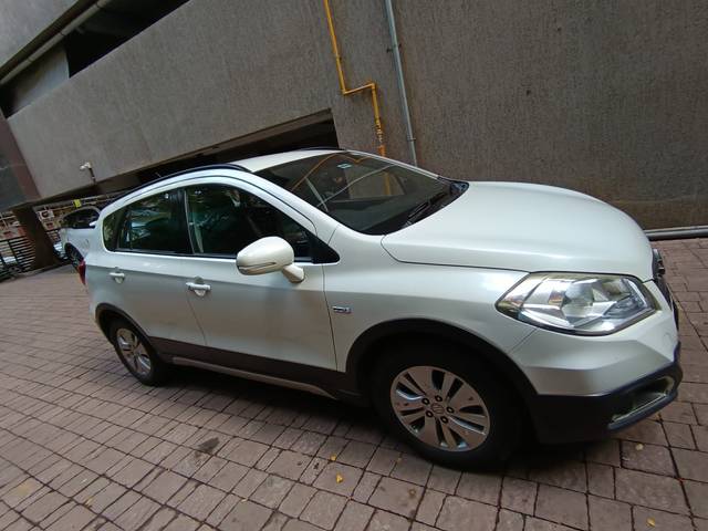 https://images10.gaadi.com/usedgaadi-sellcar/UsedCar/e5536d31a/d43ca638-9fbe-49b9-86c2-7ec67b6ac7d1.jpg?imwidth=6400