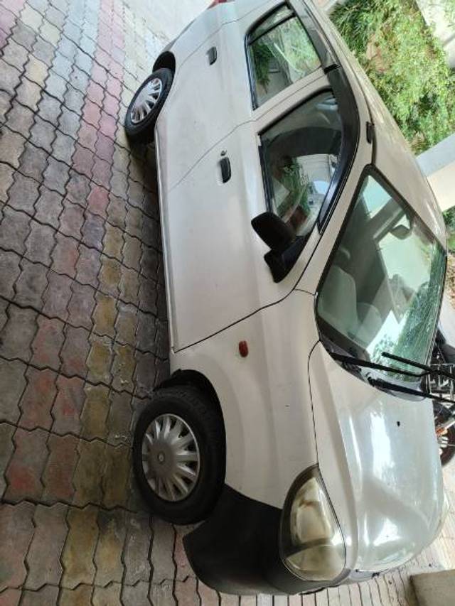 https://images10.gaadi.com/usedgaadi-sellcar/UsedCar/e5539947-a0eb-430d-a88a-5e212c0c7f15/8bcba3a6-b182-44bc-ae1e-5307d23dac9e.jpg?imwidth=6401