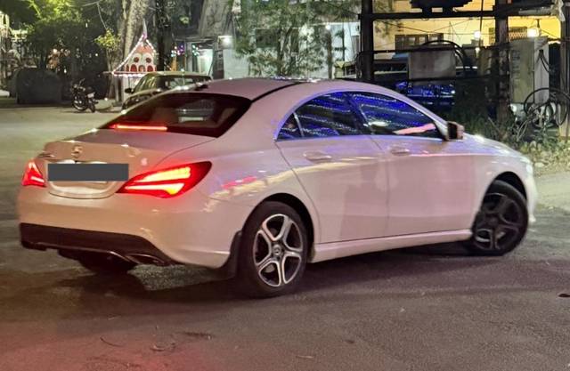 https://images10.gaadi.com/usedgaadi-sellcar/UsedCar/e553b6a9a/1e7f7d09-9e5e-44c6-abcd-4a33d3d15f8d.jpeg?imwidth=6402