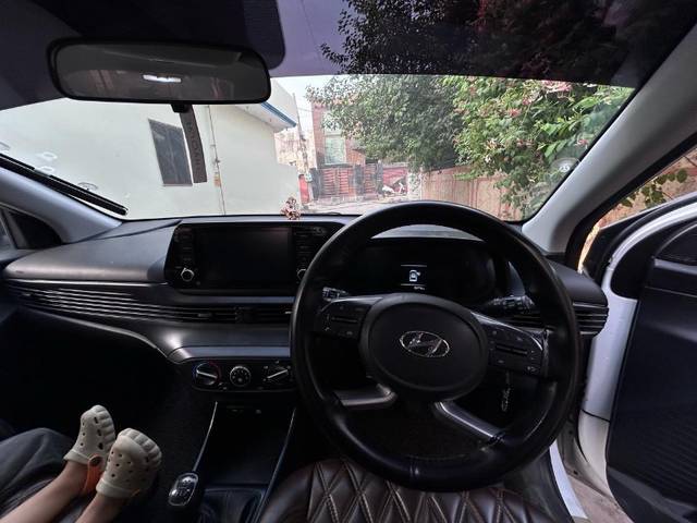 https://images10.gaadi.com/usedgaadi-sellcar/UsedCar/e553cbdba/814b7e6f-86ef-419b-a539-9e63b693de96.jpeg?imwidth=6401