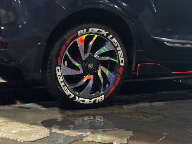 https://images10.gaadi.com/usedgaadi-sellcar/UsedCar/e553f3d7a/0d0d814c-09bc-40ae-a515-292cb11535c4.jpeg?imwidth=6402