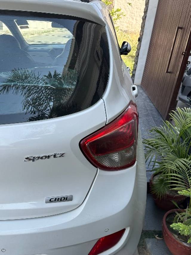 https://images10.gaadi.com/usedgaadi-sellcar/UsedCar/e553fa1ca/3612bf6a-9e59-4b59-98d2-e25a6908fcf9.jpeg?imwidth=6401