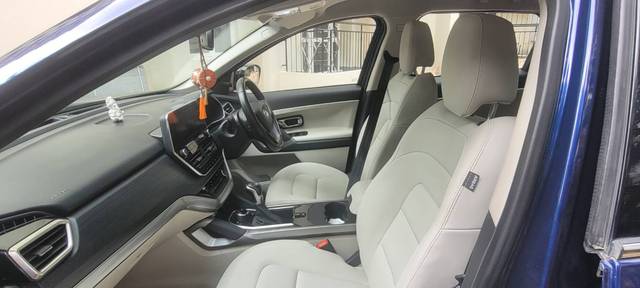 https://images10.gaadi.com/usedgaadi-sellcar/UsedCar/e5543f25a/03a08924-7558-4fad-8784-8c6116835019.jpg?imwidth=6402