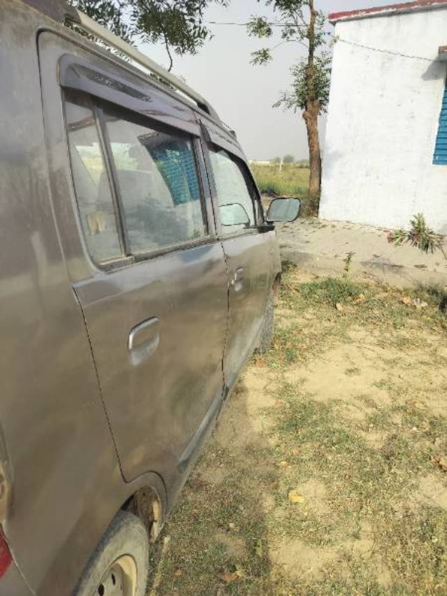 https://images10.gaadi.com/usedgaadi-sellcar/UsedCar/e5544eb3a/d7f5c600-6653-4a6e-bbb5-ee2c50db598a.jpg?imwidth=6401