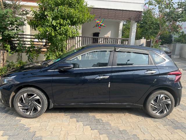 https://images10.gaadi.com/usedgaadi-sellcar/UsedCar/e5546154a/a71171b9-ad45-4224-af34-0bab3e38a3ad.jpeg?imwidth=6401