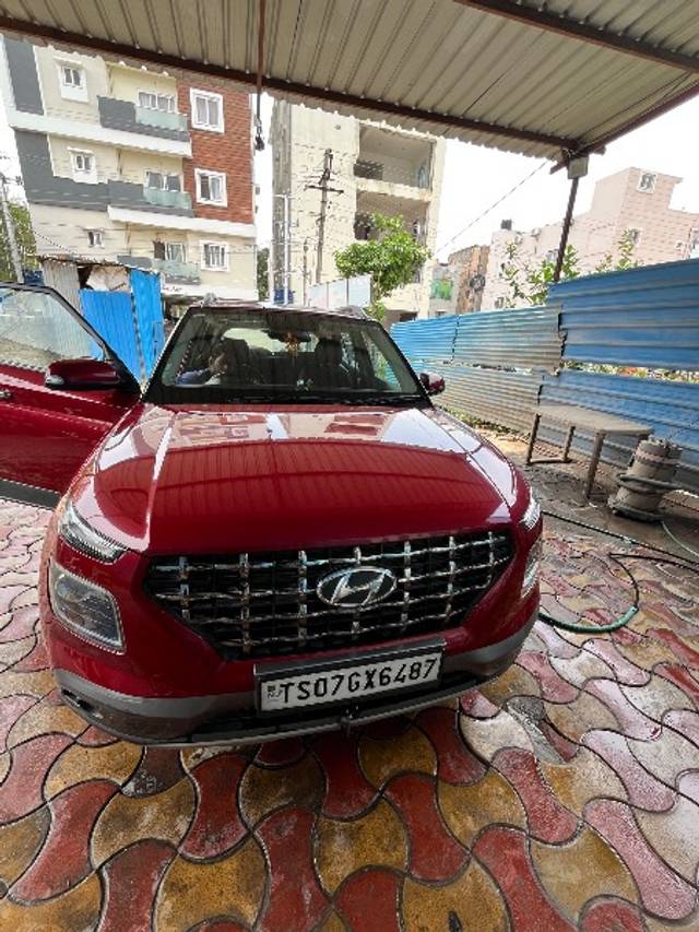 https://images10.gaadi.com/usedgaadi-sellcar/UsedCar/e554b66ba/77420da4-bb98-4bac-bb4e-3eaca0cbf82e.jpeg?imwidth=6400