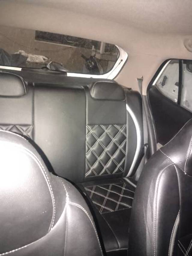 https://images10.gaadi.com/usedgaadi-sellcar/UsedCar/e554c071a/6fea8fcf-3f55-41d8-9bab-344aaf4e4d4d.jpg?imwidth=6401