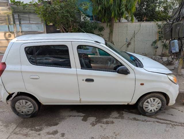 https://images10.gaadi.com/usedgaadi-sellcar/UsedCar/e554cd33a/ce40f1d9-b269-4d35-8136-94918c10963c.jpg?imwidth=6401