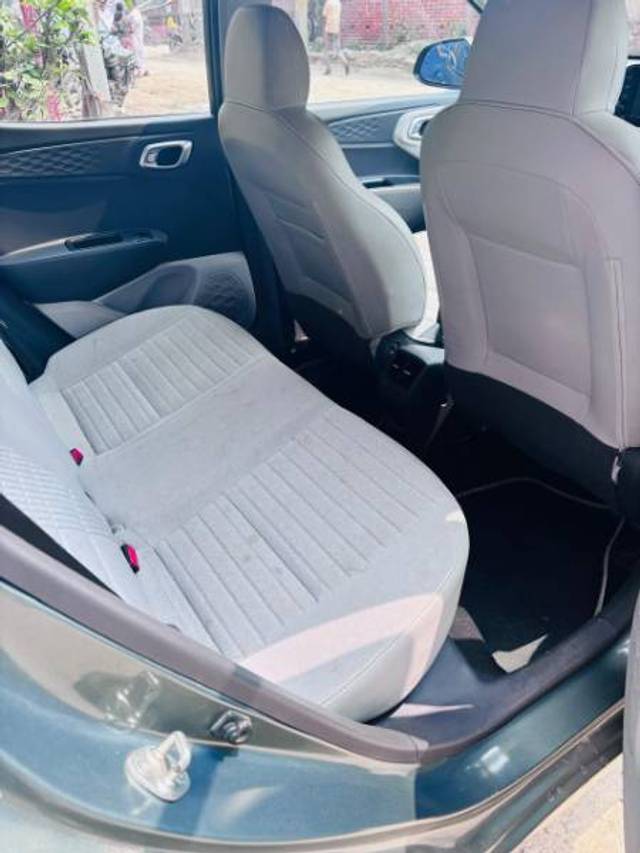 https://images10.gaadi.com/usedgaadi-sellcar/UsedCar/e554ebf9a/ef7e053b-dbfe-4865-9eff-d9ad294456d3.jpg?imwidth=6401