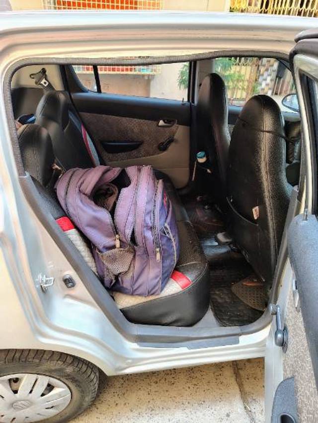 https://images10.gaadi.com/usedgaadi-sellcar/UsedCar/e5550c7ea/349bd4b9-63fe-452b-b896-6e80d243d483.jpg?imwidth=6402