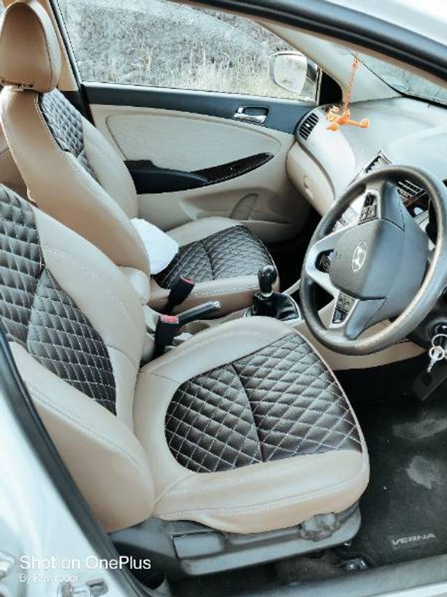https://images10.gaadi.com/usedgaadi-sellcar/UsedCar/e5551305a/f03e108f-cf4b-44b7-87ec-3db7bde1ef7a.jpg?imwidth=6402