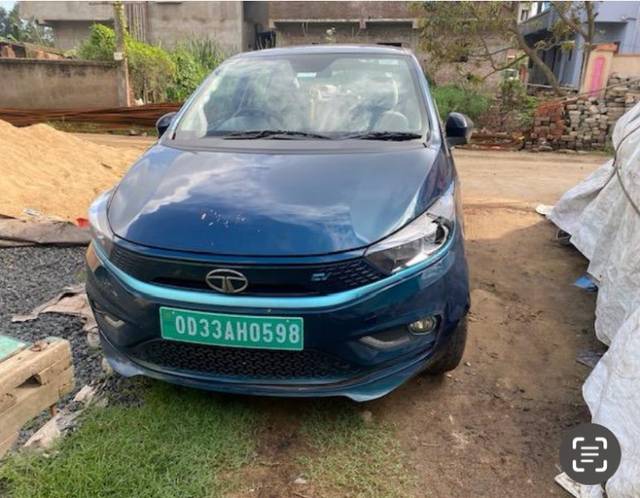 https://images10.gaadi.com/usedgaadi-sellcar/UsedCar/e5552e35a/515c6a61-3263-4563-a412-5ffa61d9bc59.jpeg?imwidth=6400