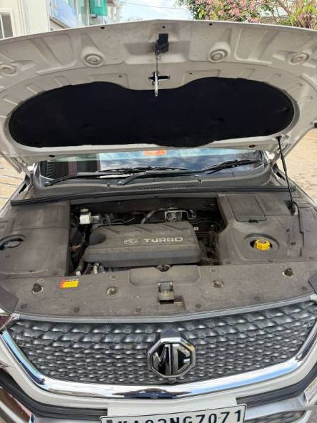 https://images10.gaadi.com/usedgaadi-sellcar/UsedCar/e5553049a/27046ddc-6c80-4204-b689-353ce7cda9ee.jpg?imwidth=6401