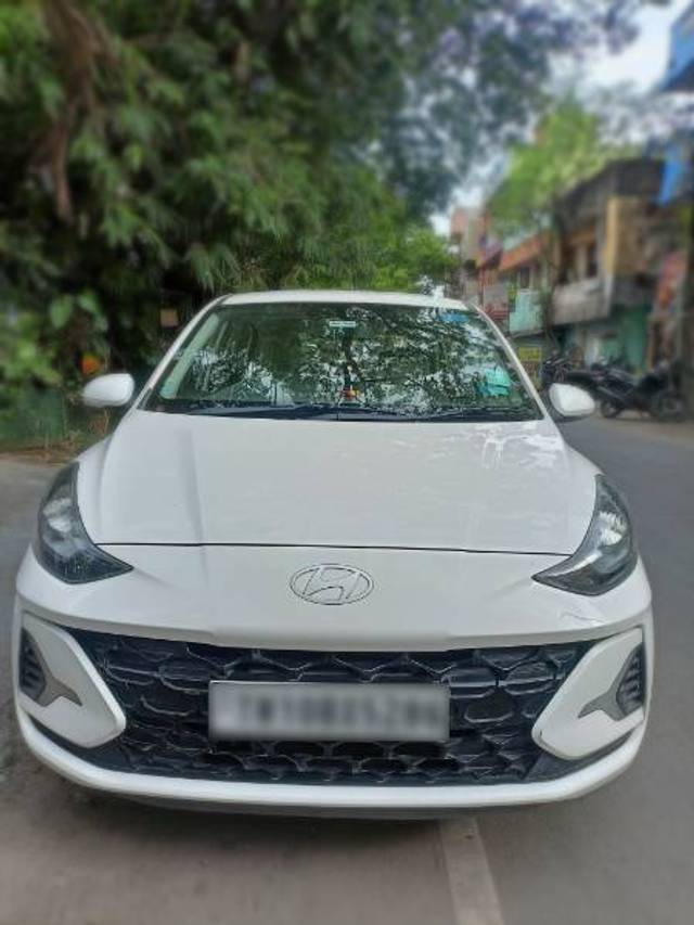 https://images10.gaadi.com/usedgaadi-sellcar/UsedCar/e555613ca/1a13efec-3169-4b27-8eff-6c52cf5d452a.jpg?imwidth=6400